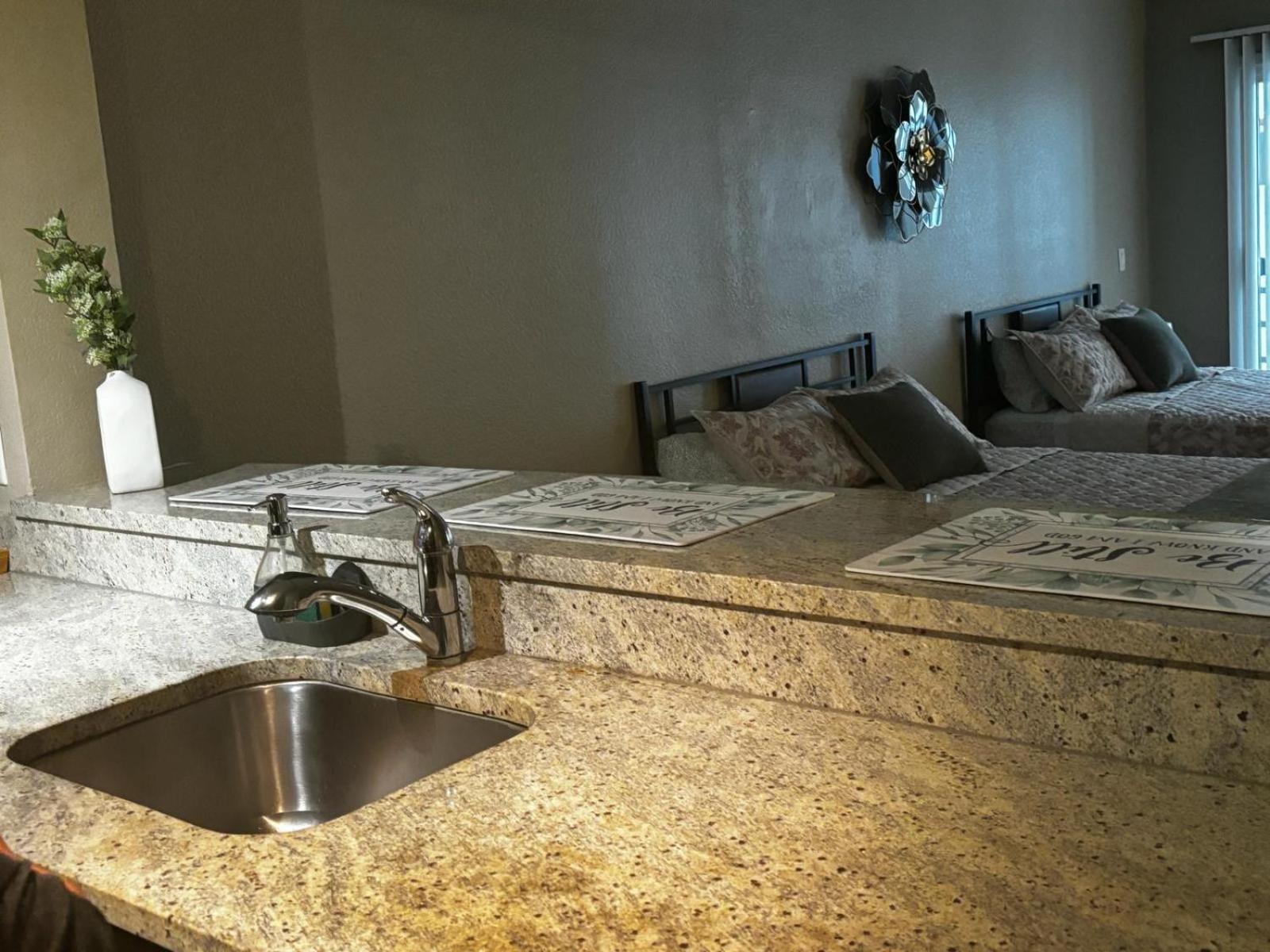 Sweet Universal Loft Free Parking And Wifi Apartment *